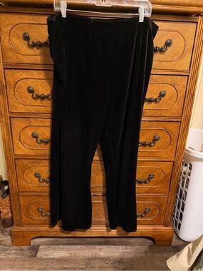 SHEIN Black Velvet Wide-Leg Pants